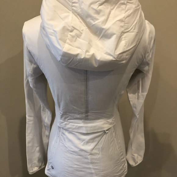 Lululemon light weight pull over Jacket - Picture 3 of 4